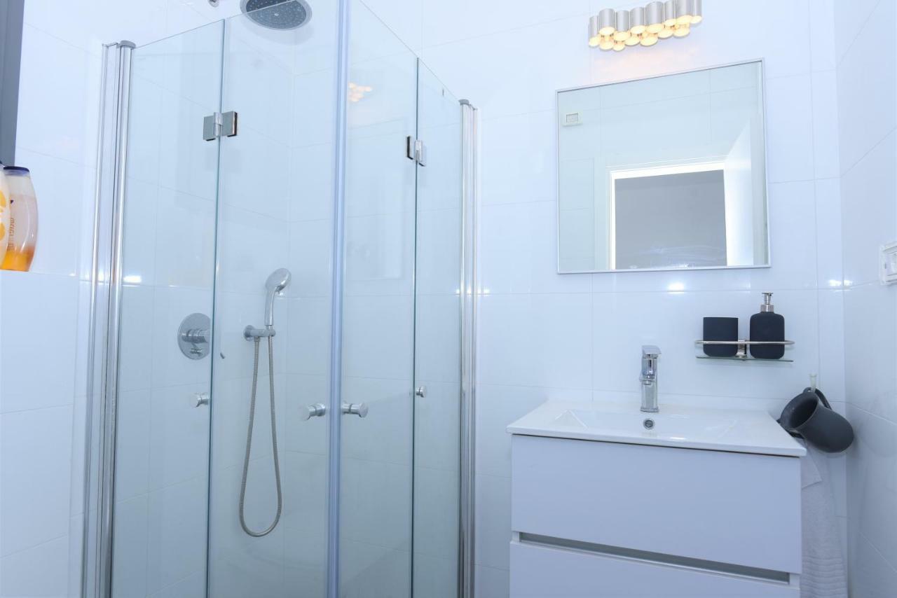 Aristone Luxury Apartment Tiberias Exterior foto